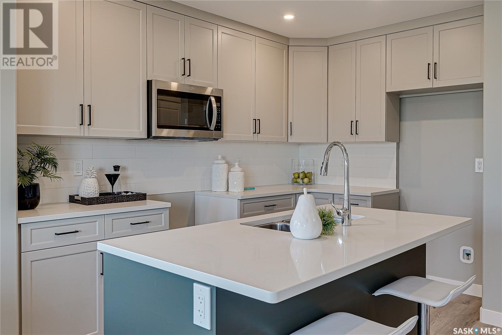 Property at 463 Doran CRESCENT image 5