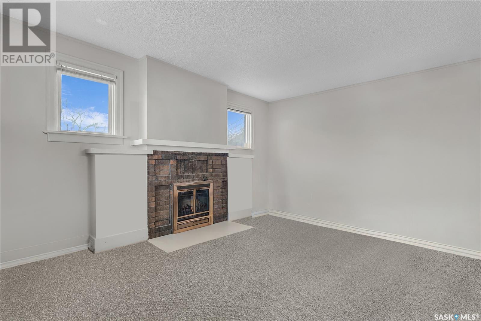 Property at 101 32nd STREET W image 5