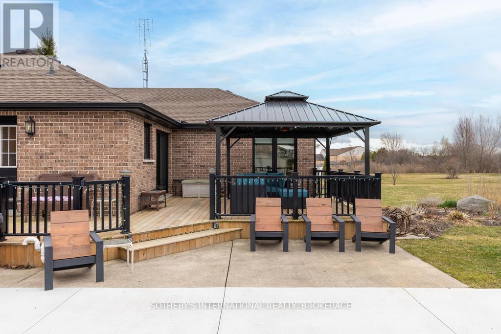 7107 Beechwood Road, Niagara Falls, Ontario  L2H 0W8 - Photo 27 - X12047040