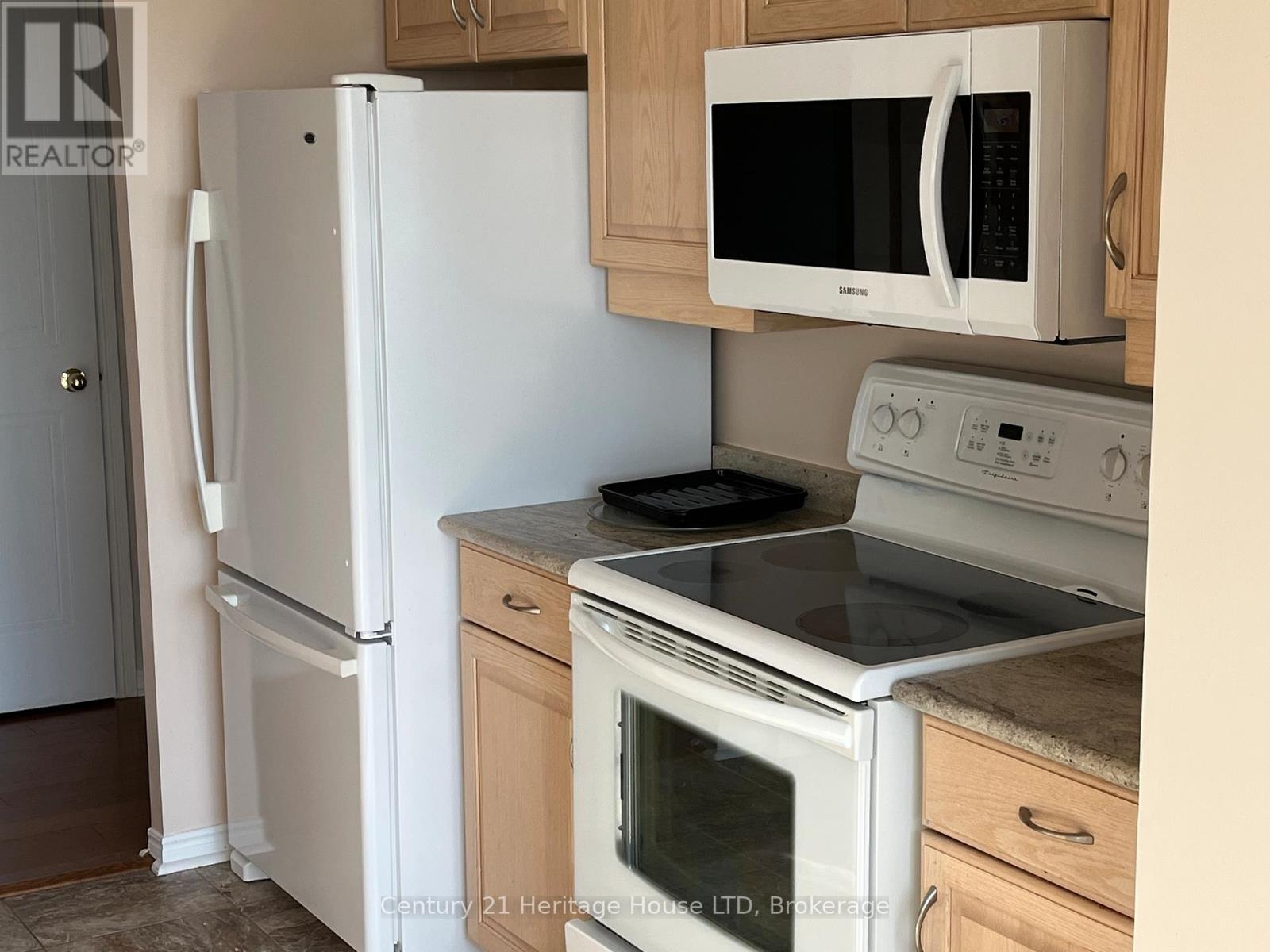 407 - 5100 Dorchester Road, Niagara Falls (Morrison), Ontario  L2E 7H4 - Photo 9 - X12003628