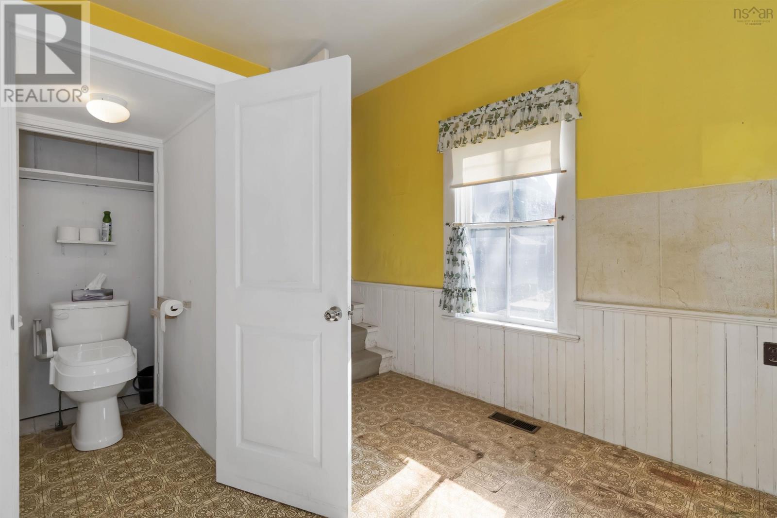 21 Green Street, Lunenburg, Nova Scotia  B0J 2C0 - Photo 12 - 202506088