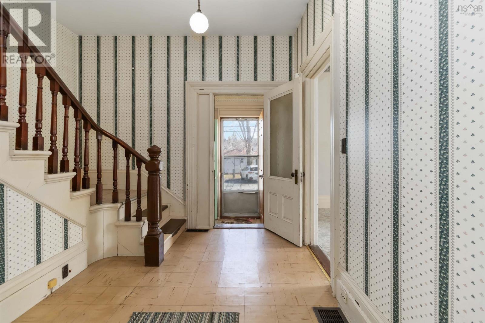 21 Green Street, Lunenburg, Nova Scotia  B0J 2C0 - Photo 4 - 202506088