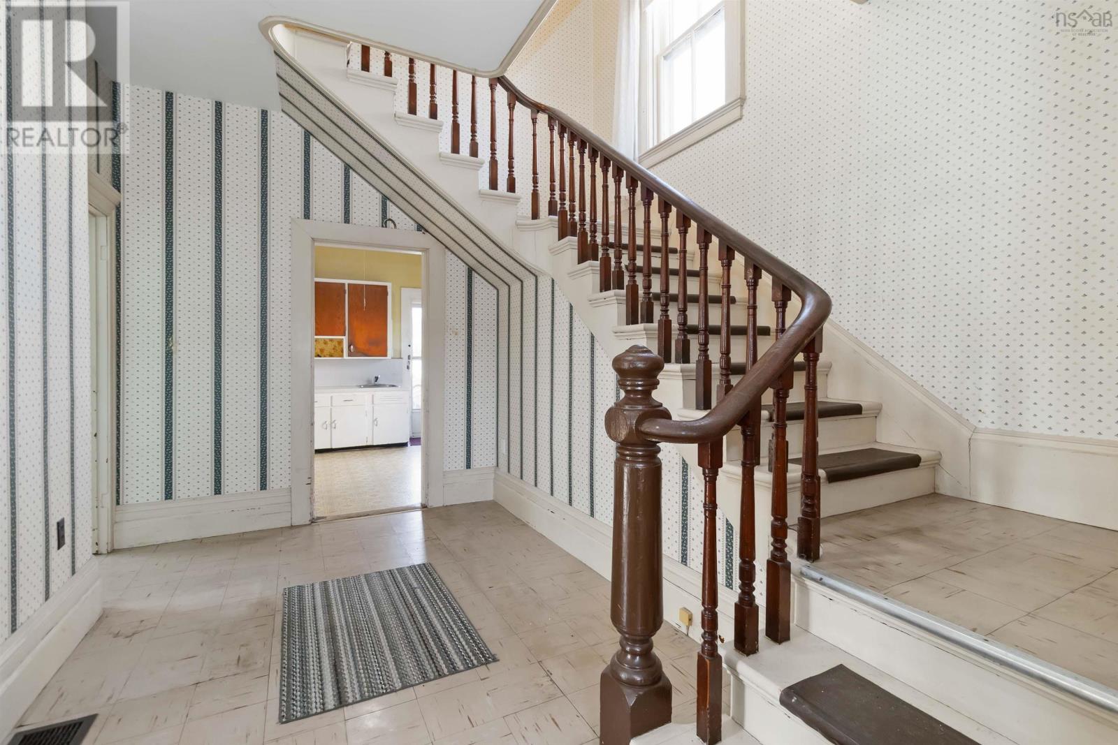 21 Green Street, Lunenburg, Nova Scotia  B0J 2C0 - Photo 5 - 202506088