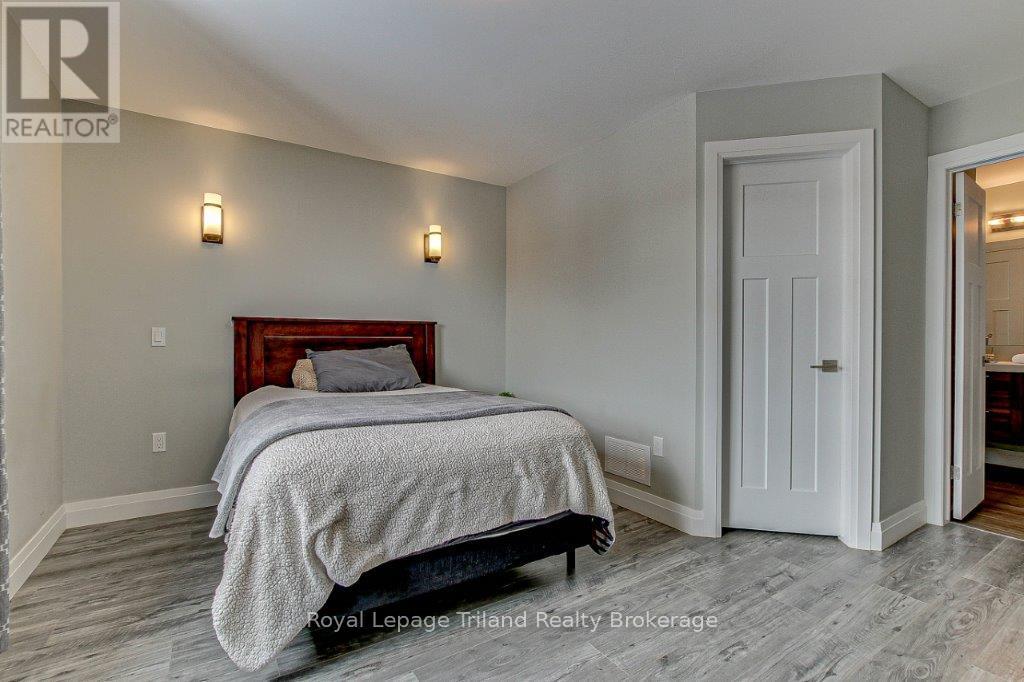 62 Brown Street, Aylmer, Ontario  N5H 3G6 - Photo 11 - X12047060