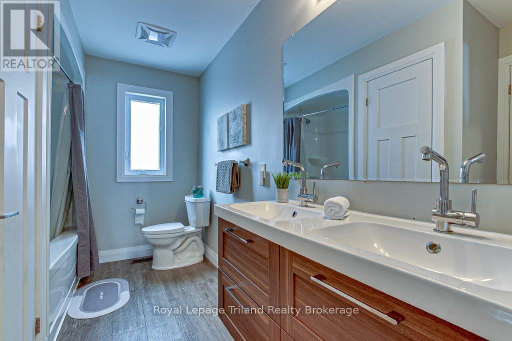 62 Brown Street, Aylmer, Ontario  N5H 3G6 - Photo 12 - X12047060