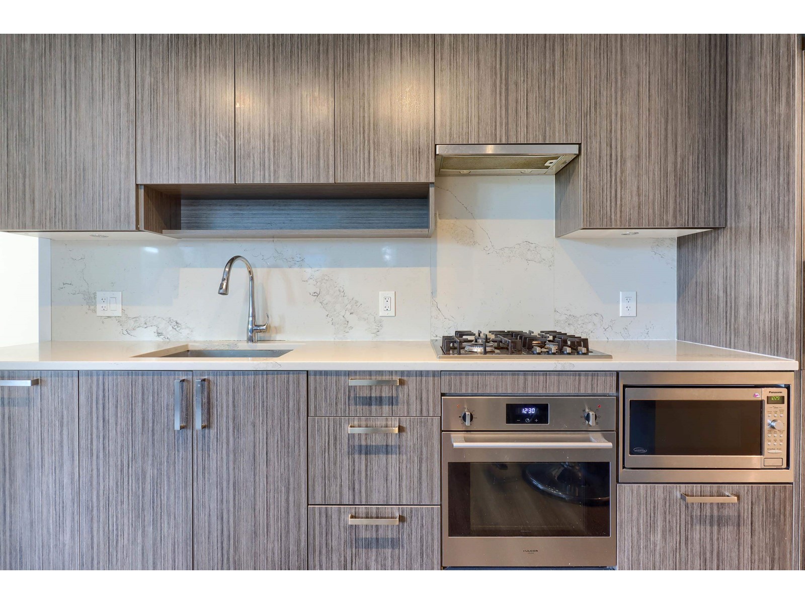 317 13350 Central Avenue, Surrey, British Columbia  V3T 0S1 - Photo 13 - R2982027
