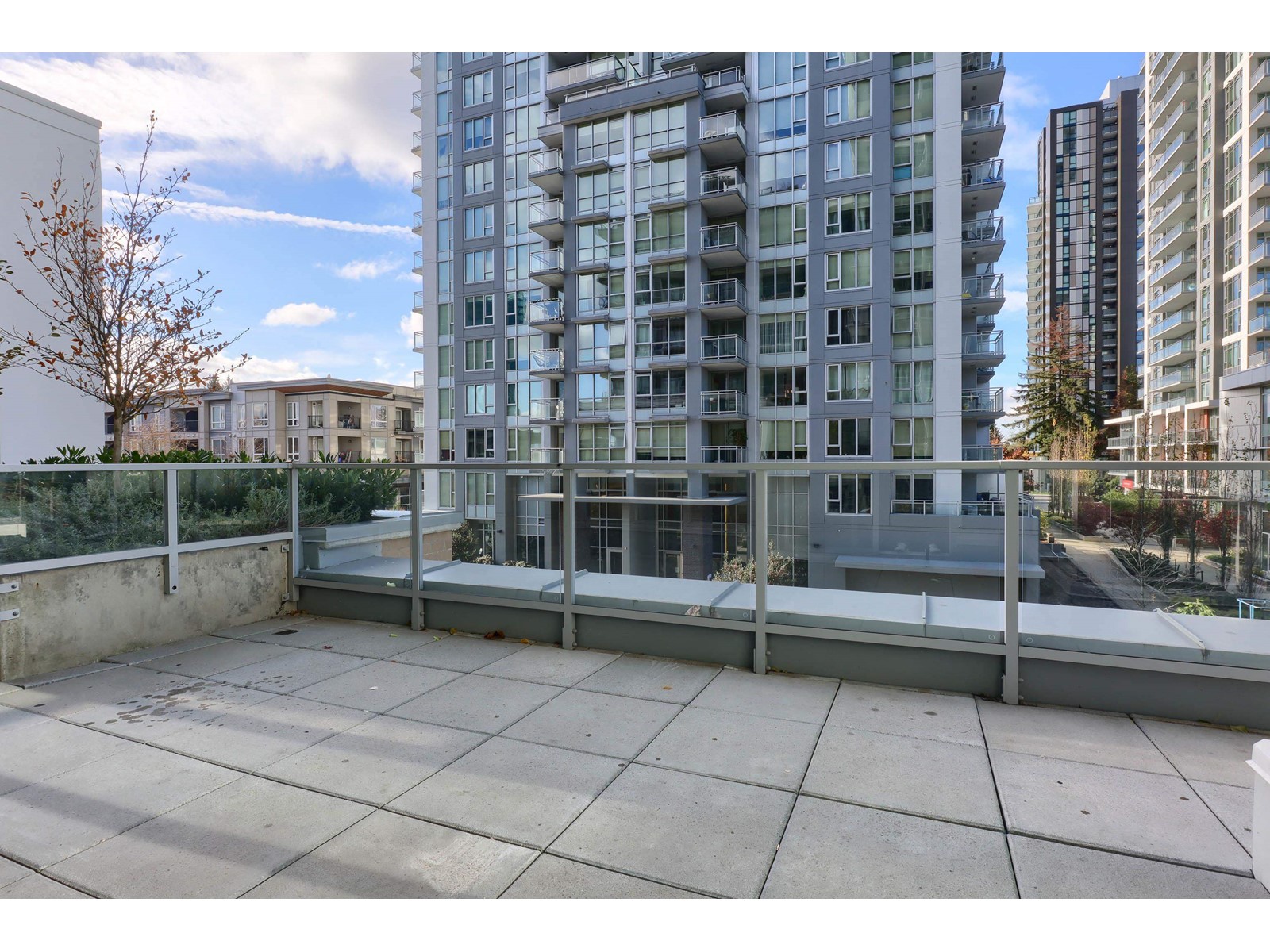 317 13350 Central Avenue, Surrey, British Columbia  V3T 0S1 - Photo 2 - R2982027