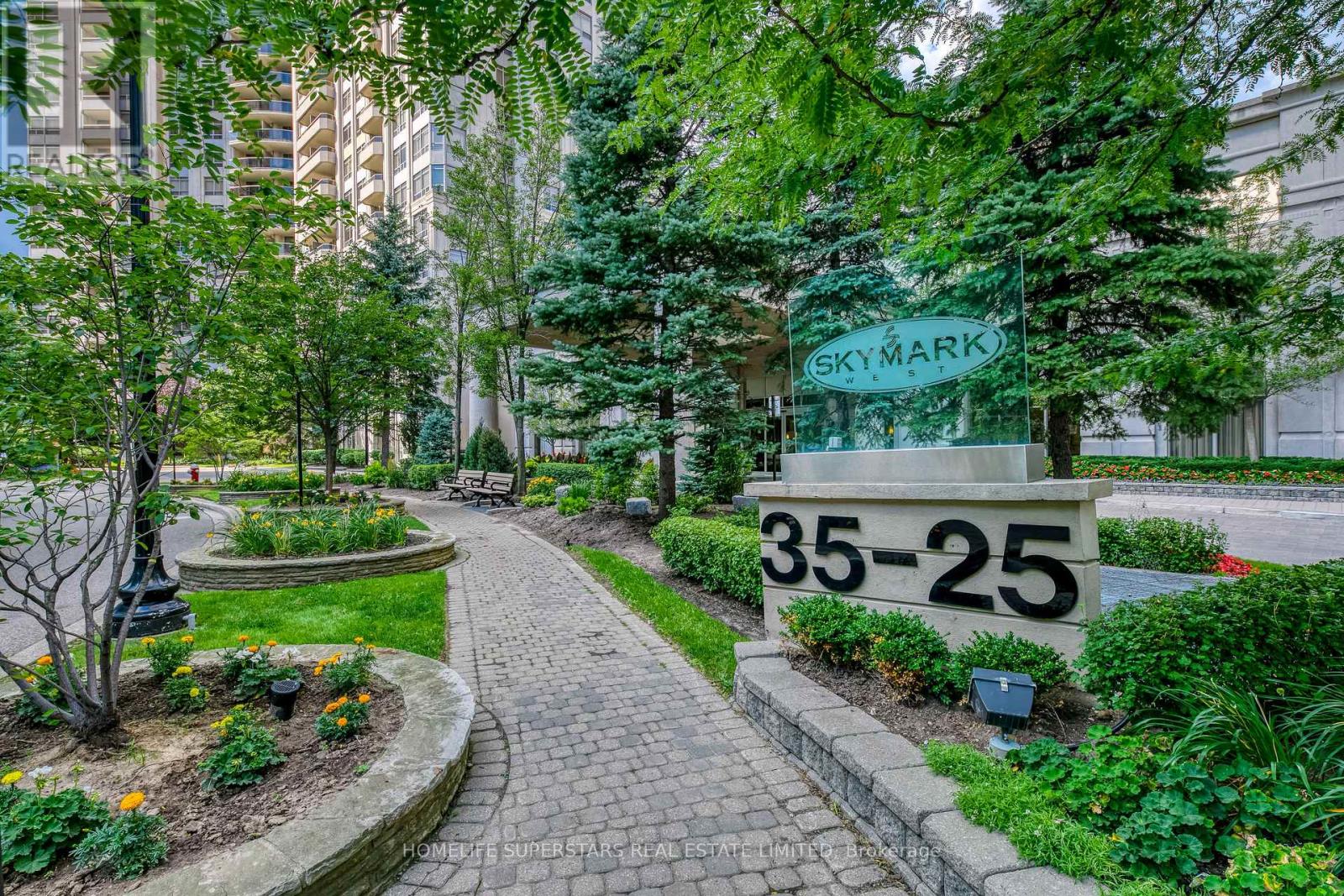 Property at 2810 - 25 KINGSBRIDGE GARDEN CIRCLE image 2
