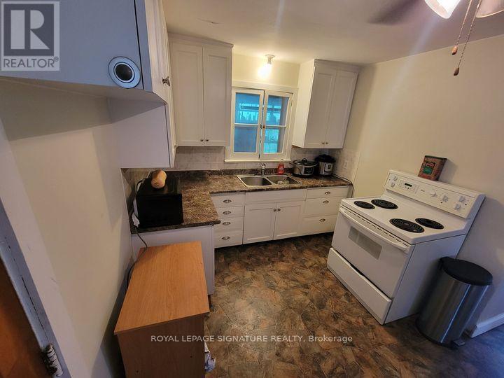 Property at 124 SIMCOE STREET image 4