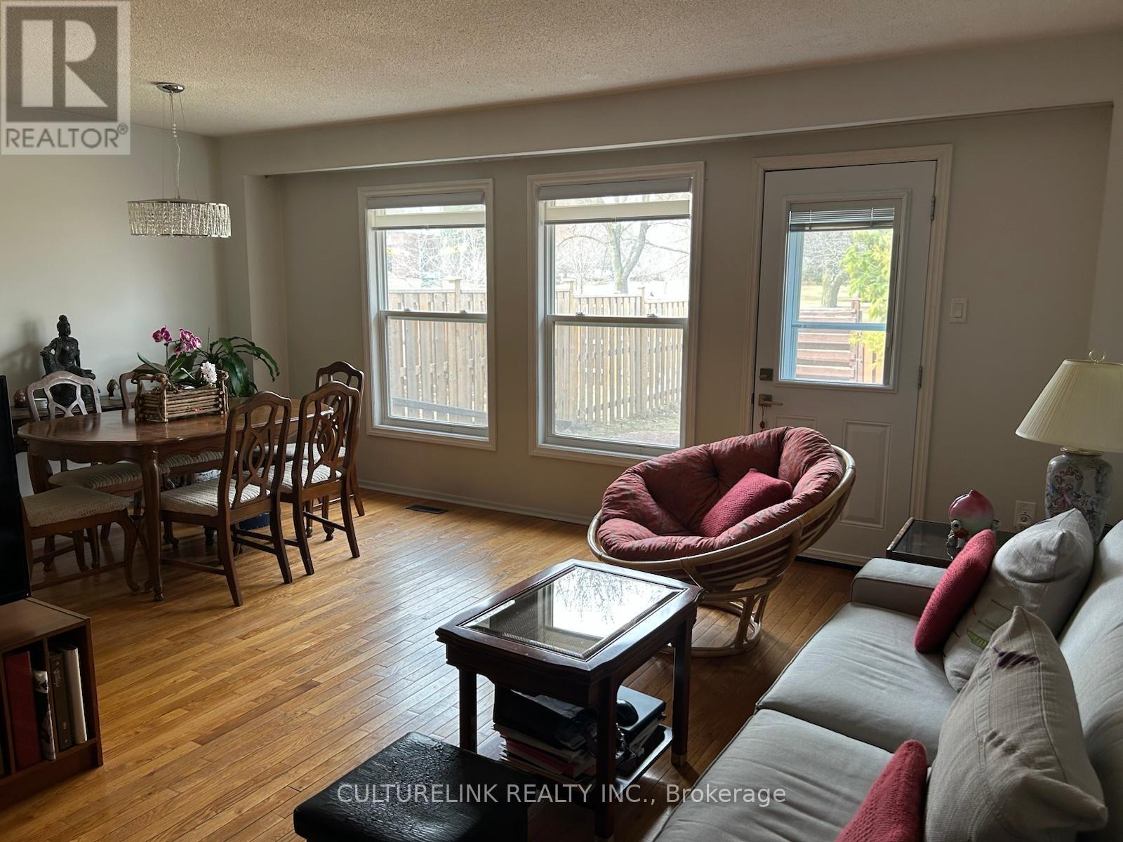 Property at 6 L'AMOREAUX DRIVE image 5