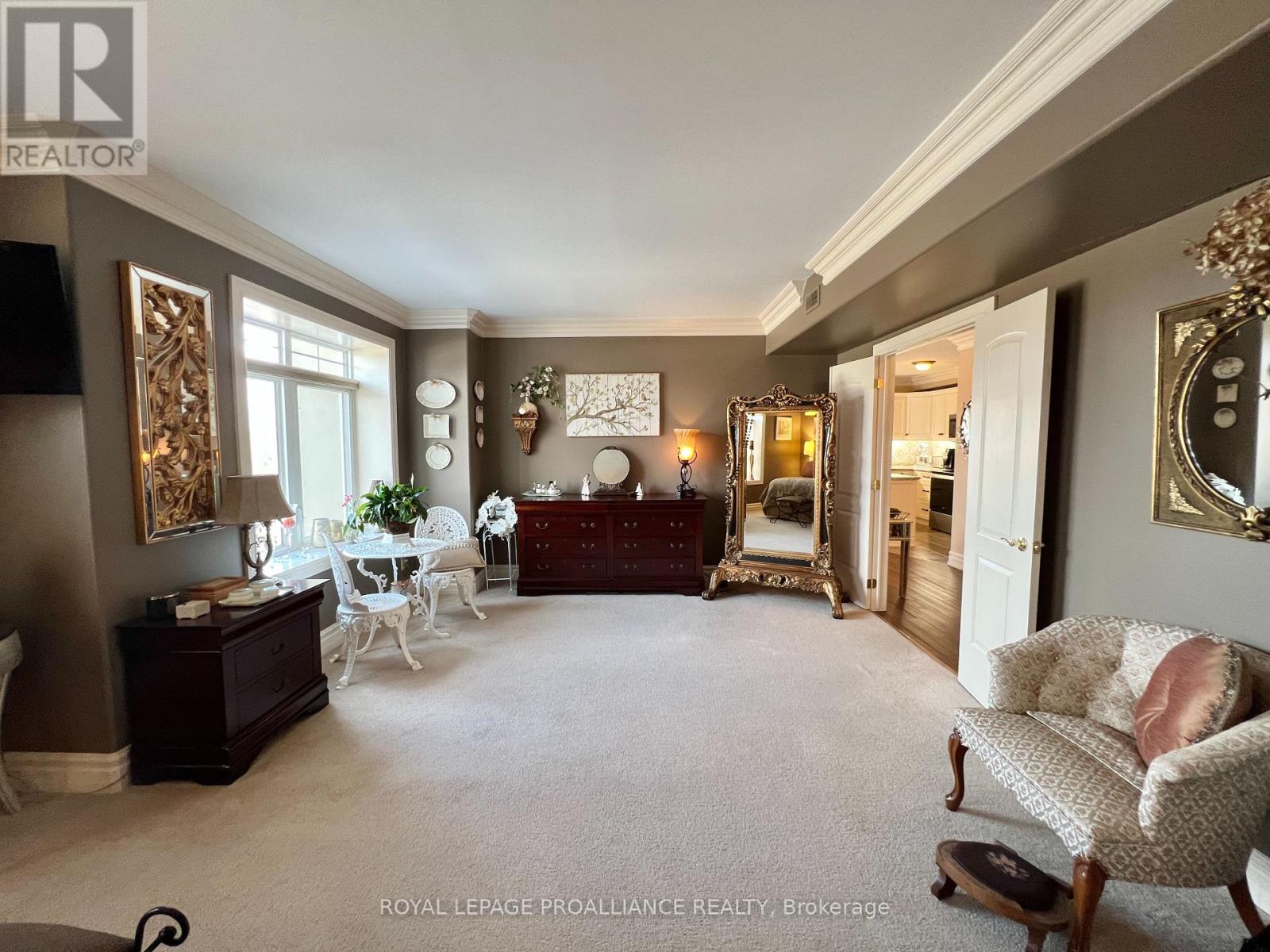 201 - 145 Farley Avenue, Belleville, Ontario  K8N 4L1 - Photo 15 - X12047190
