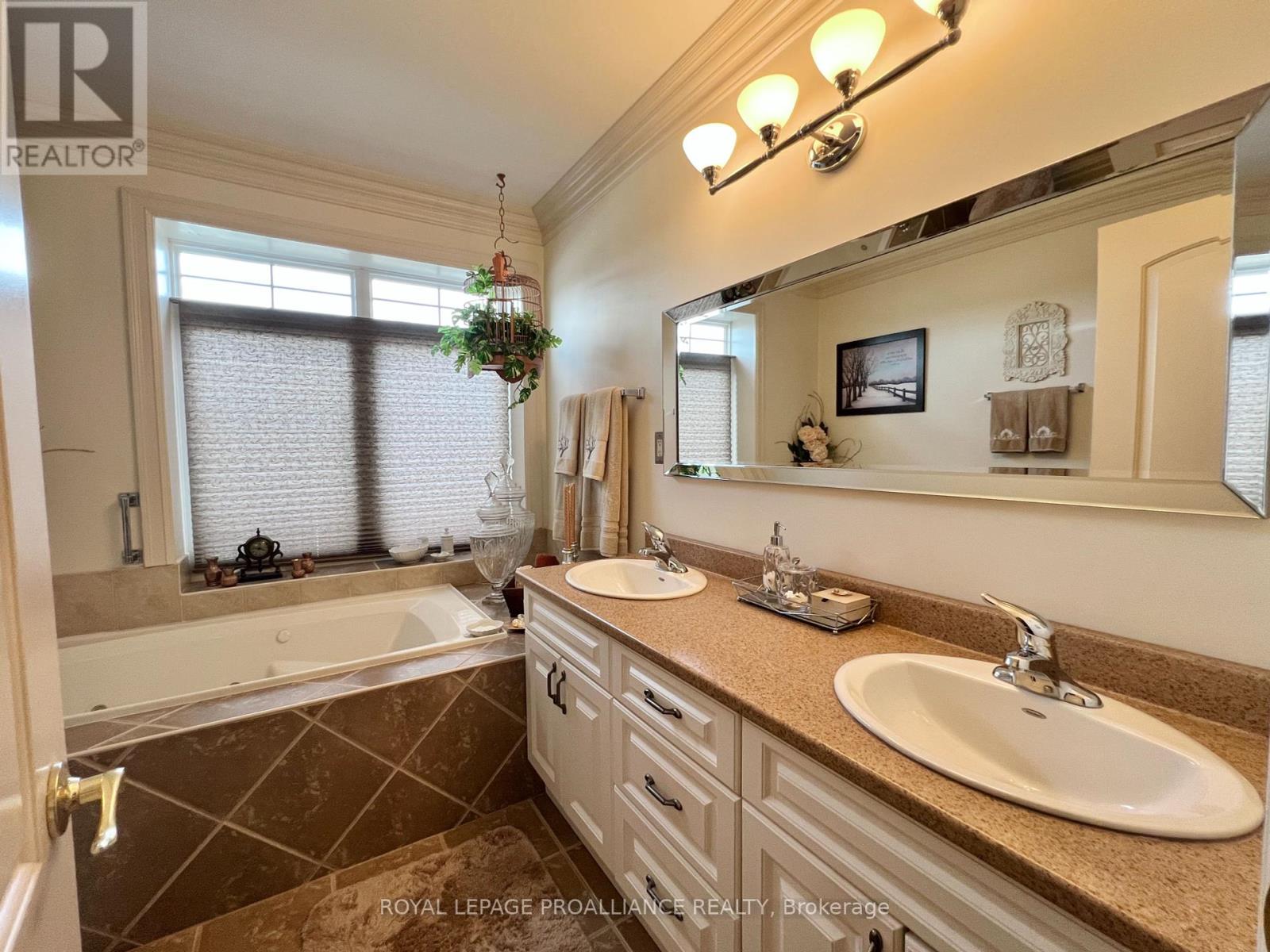 201 - 145 Farley Avenue, Belleville, Ontario  K8N 4L1 - Photo 17 - X12047190