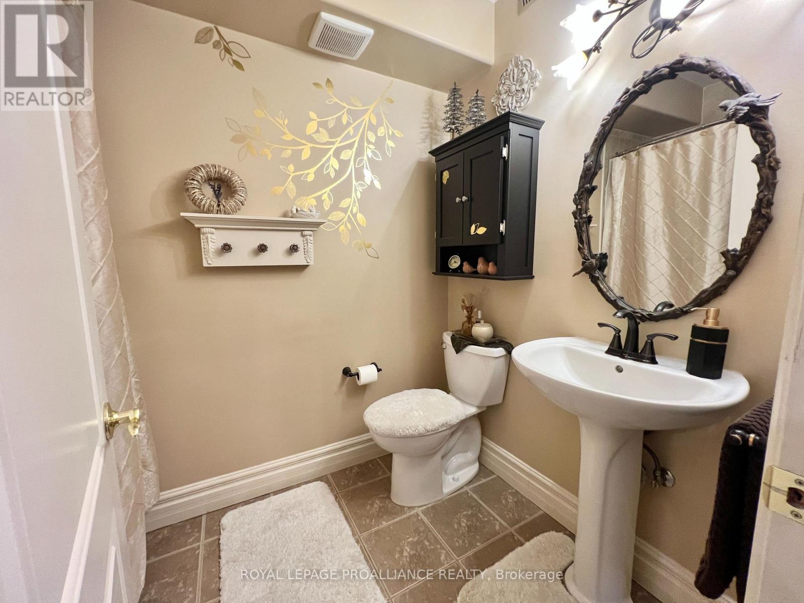 201 - 145 Farley Avenue, Belleville, Ontario  K8N 4L1 - Photo 19 - X12047190