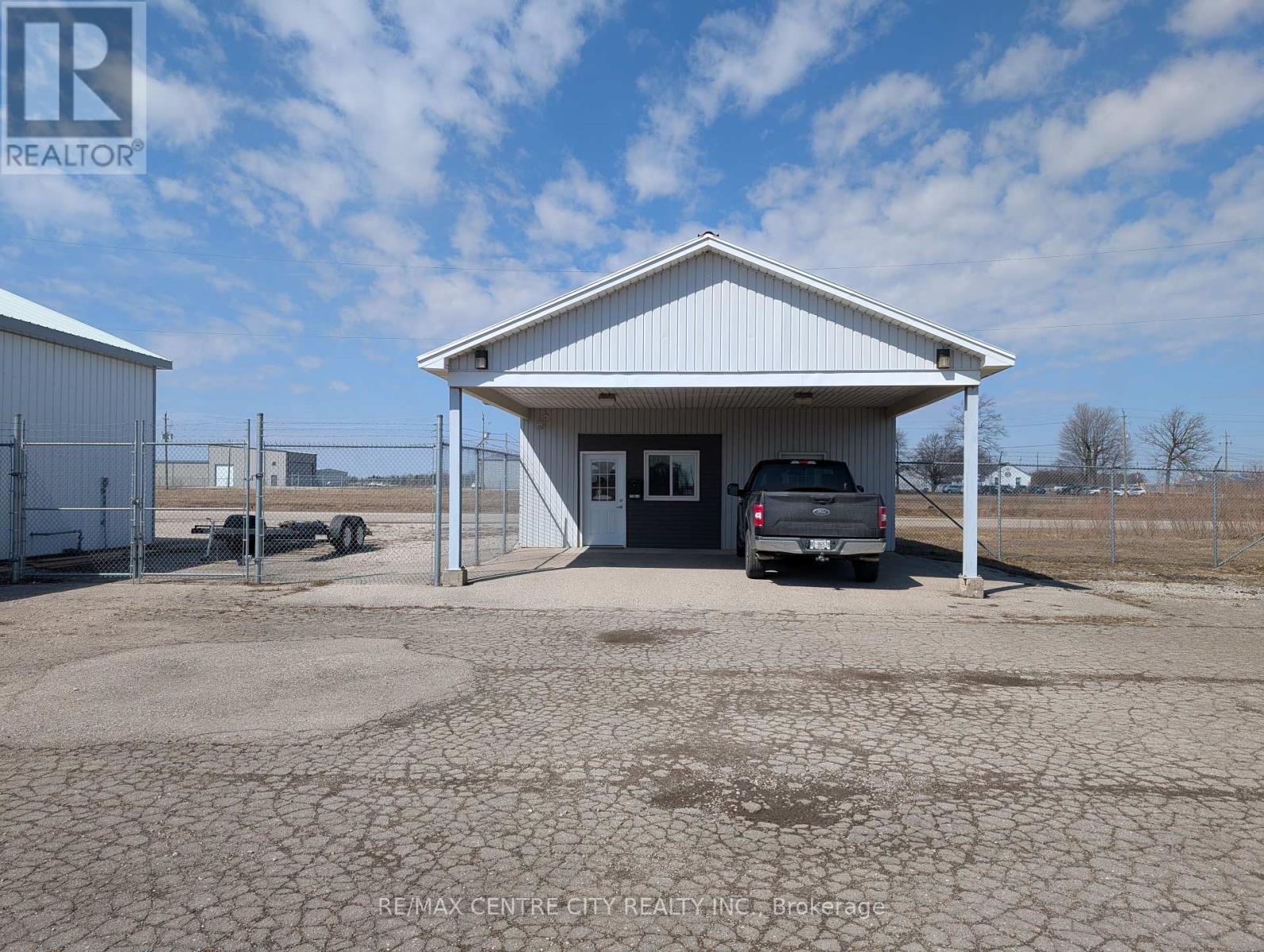 2350b Holder Place, London, Ontario  N5V 3Z9 - Photo 2 - X12047088