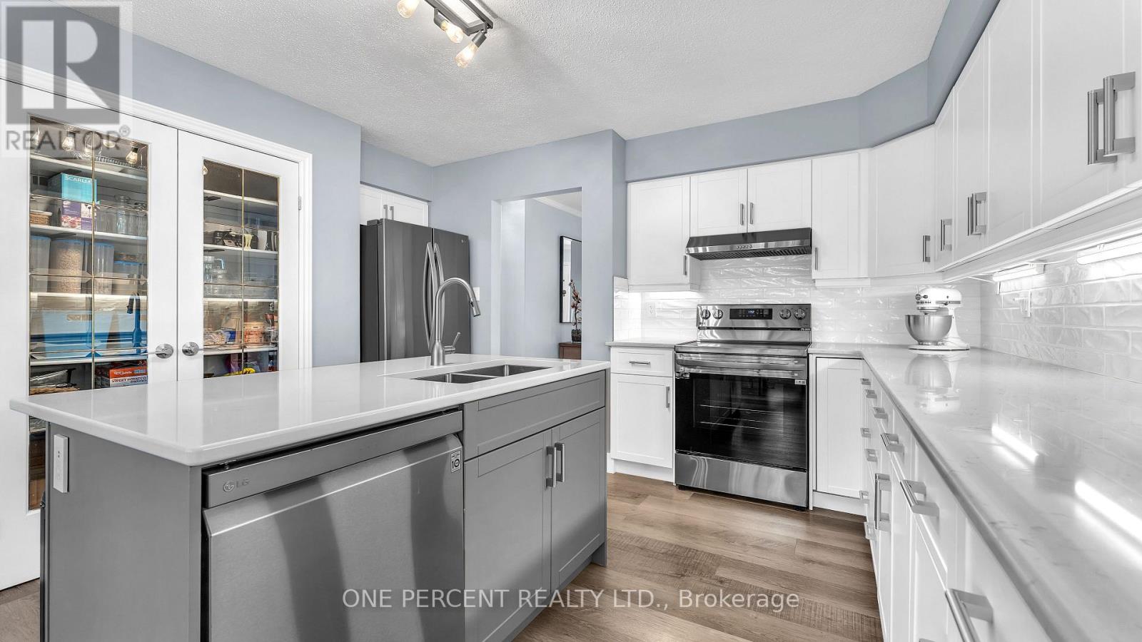 10 Mountainview Crescent, London South (South N), Ontario  N6J 4N1 - Photo 10 - X12047189