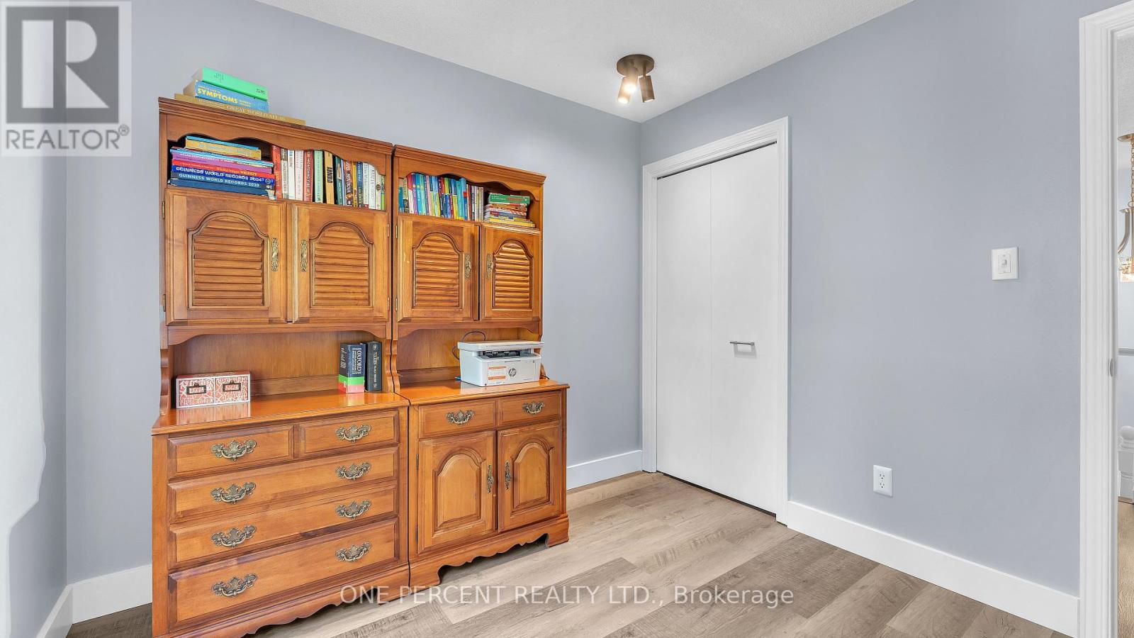 10 Mountainview Crescent, London South (South N), Ontario  N6J 4N1 - Photo 23 - X12047189