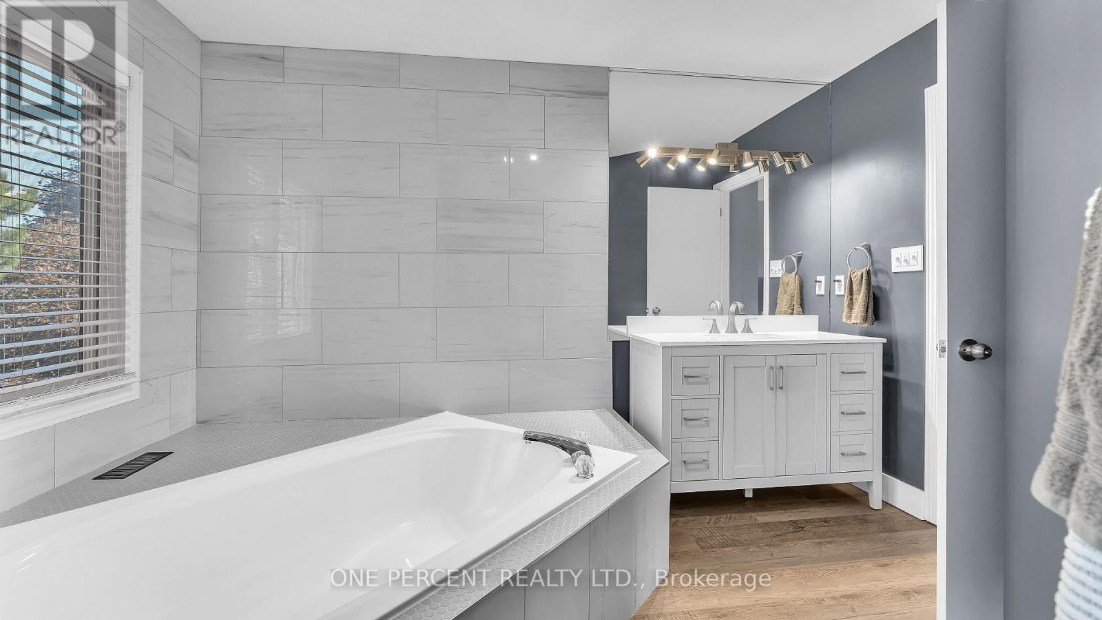 10 Mountainview Crescent, London South (South N), Ontario  N6J 4N1 - Photo 26 - X12047189