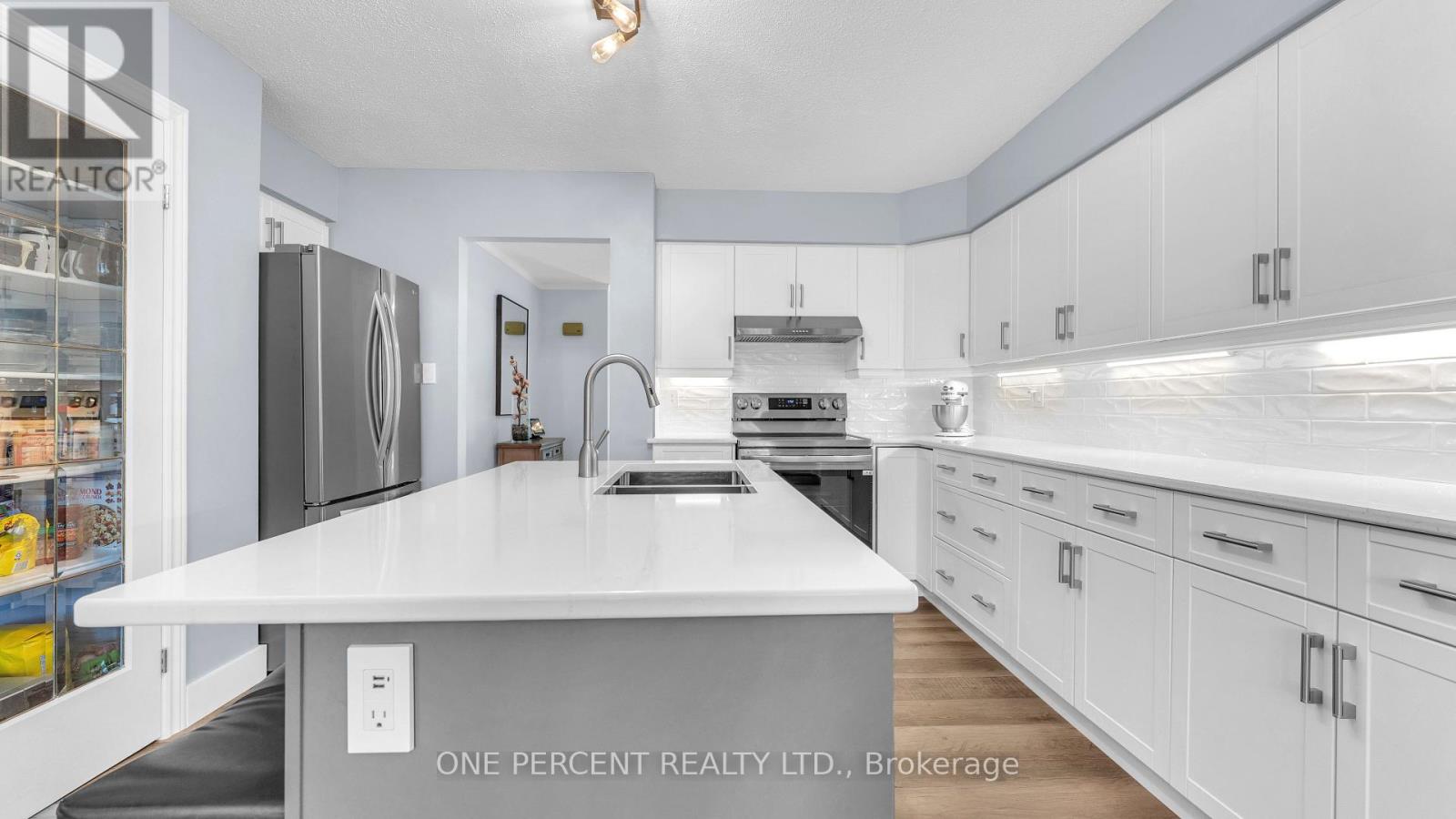10 Mountainview Crescent, London South (South N), Ontario  N6J 4N1 - Photo 9 - X12047189