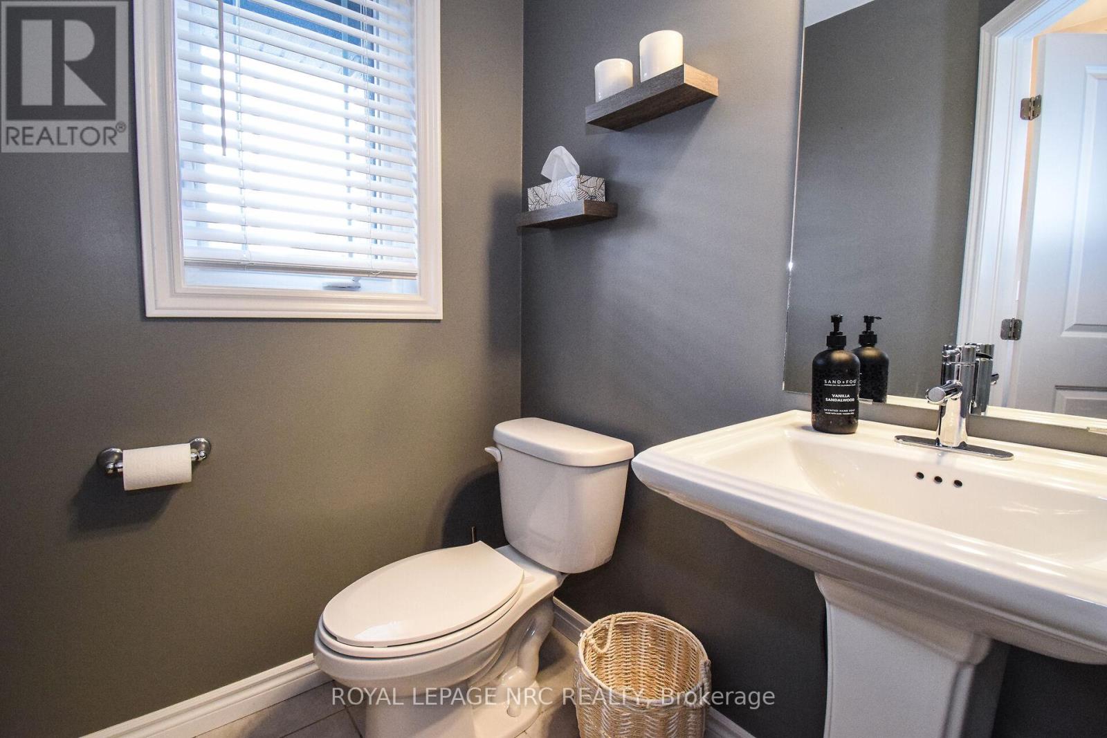 Property at 4062 THOMAS STREET image 5