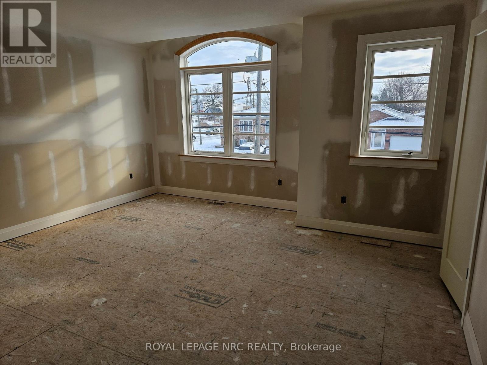 4705 Lee Avenue, Niagara Falls (Ascot), Ontario  L2H 1M7 - Photo 11 - X11956911