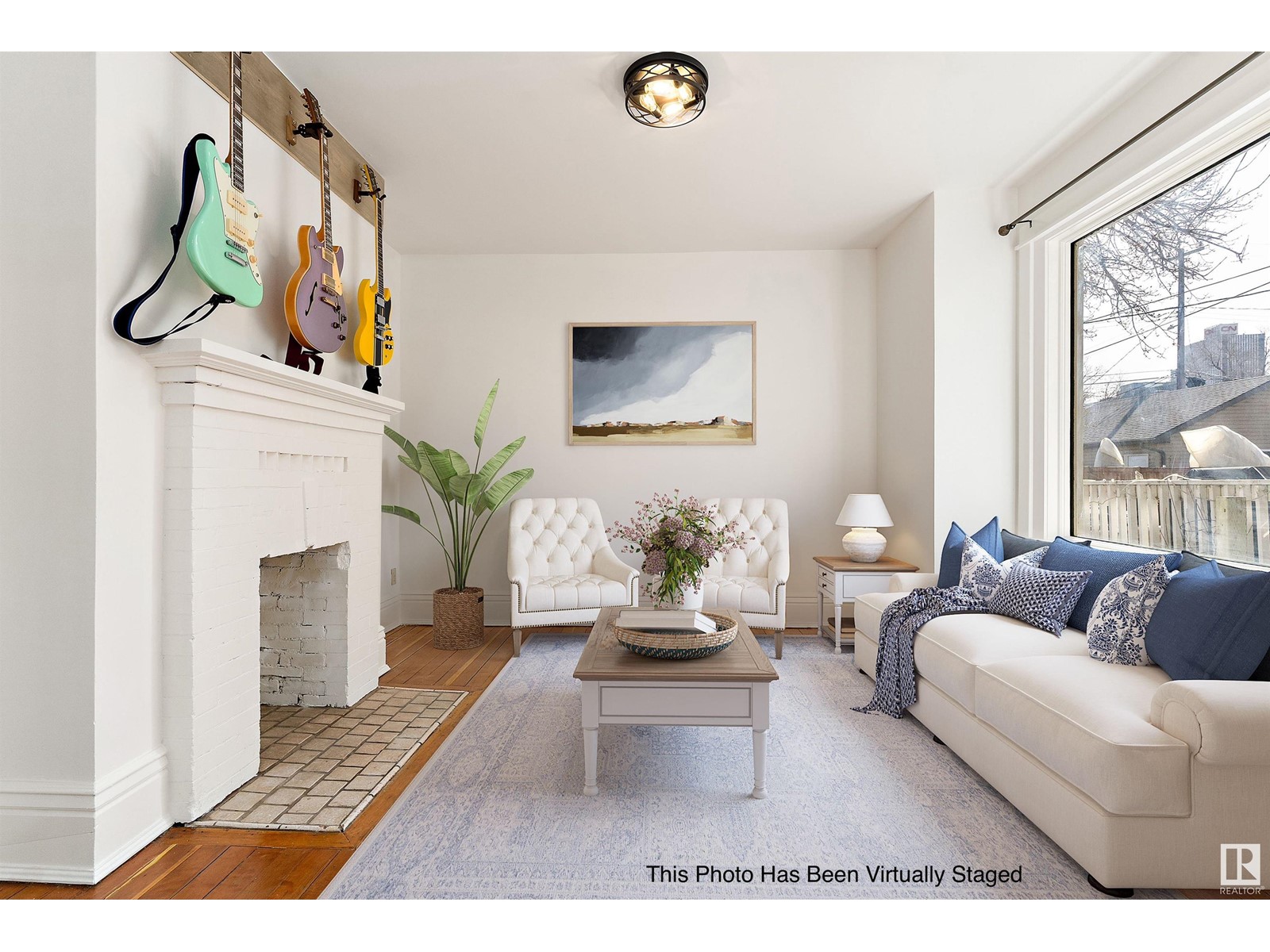 Property at 9617 107 AV NW image 3