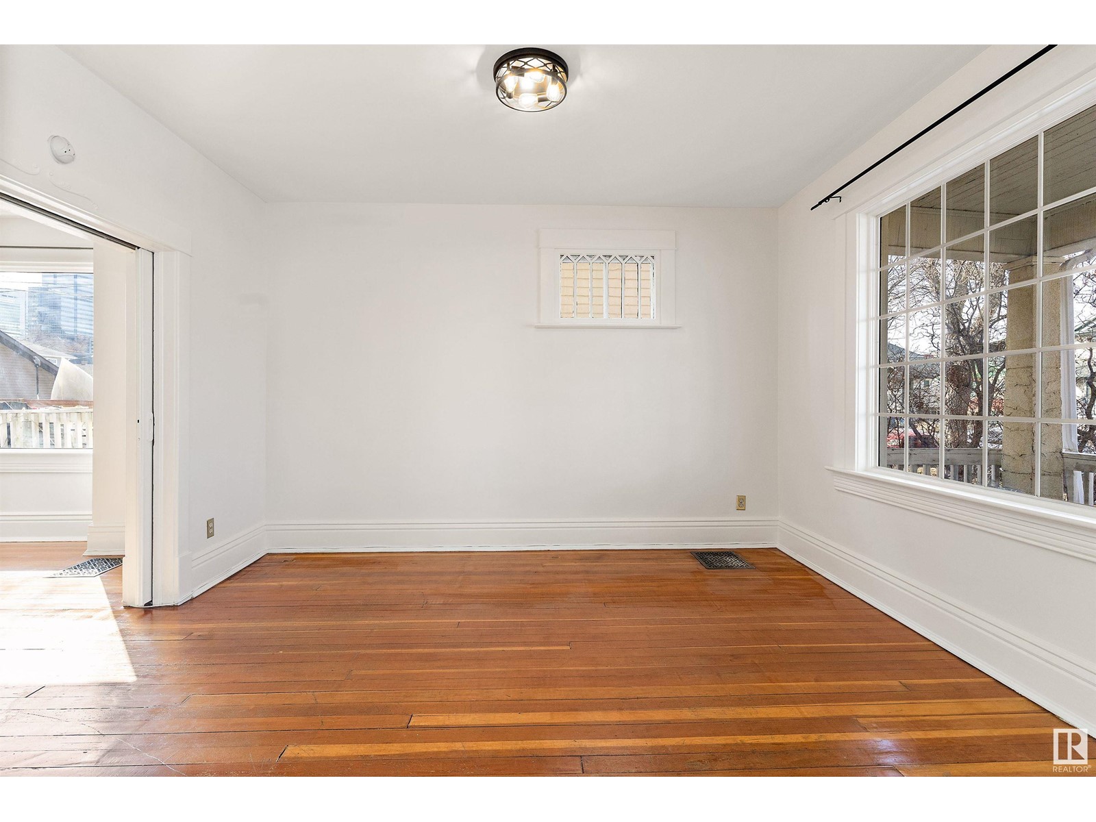 Property at 9617 107 AV NW image 2