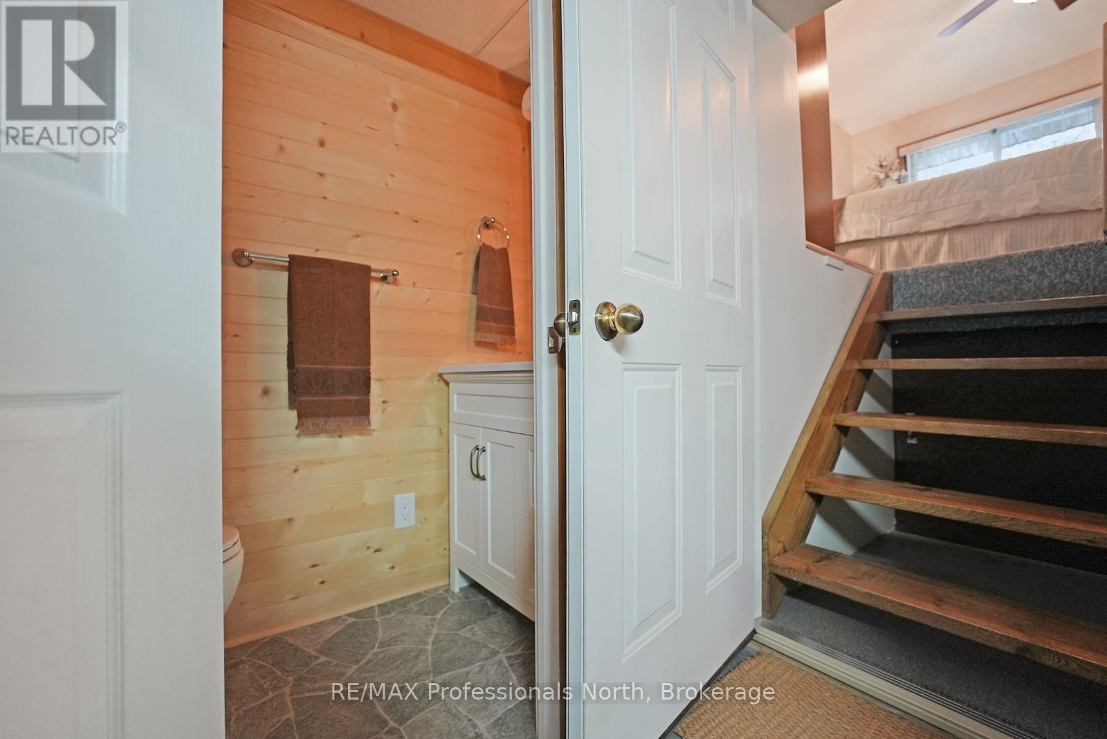 1035 Violet Lane, Dysart Et Al, Ontario  K0M 1S0 - Photo 31 - X12047101