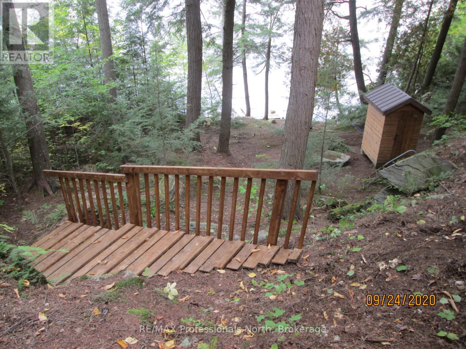 1035 Violet Lane, Dysart Et Al, Ontario  K0M 1S0 - Photo 36 - X12047101