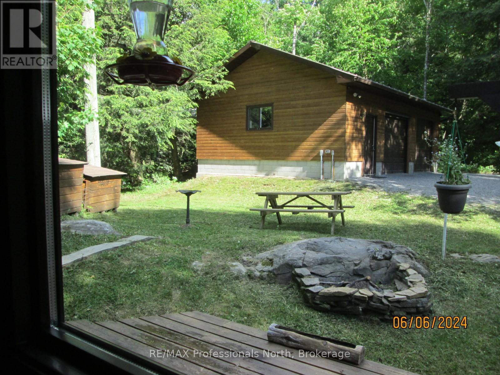 1035 Violet Lane, Dysart Et Al, Ontario  K0M 1S0 - Photo 37 - X12047101