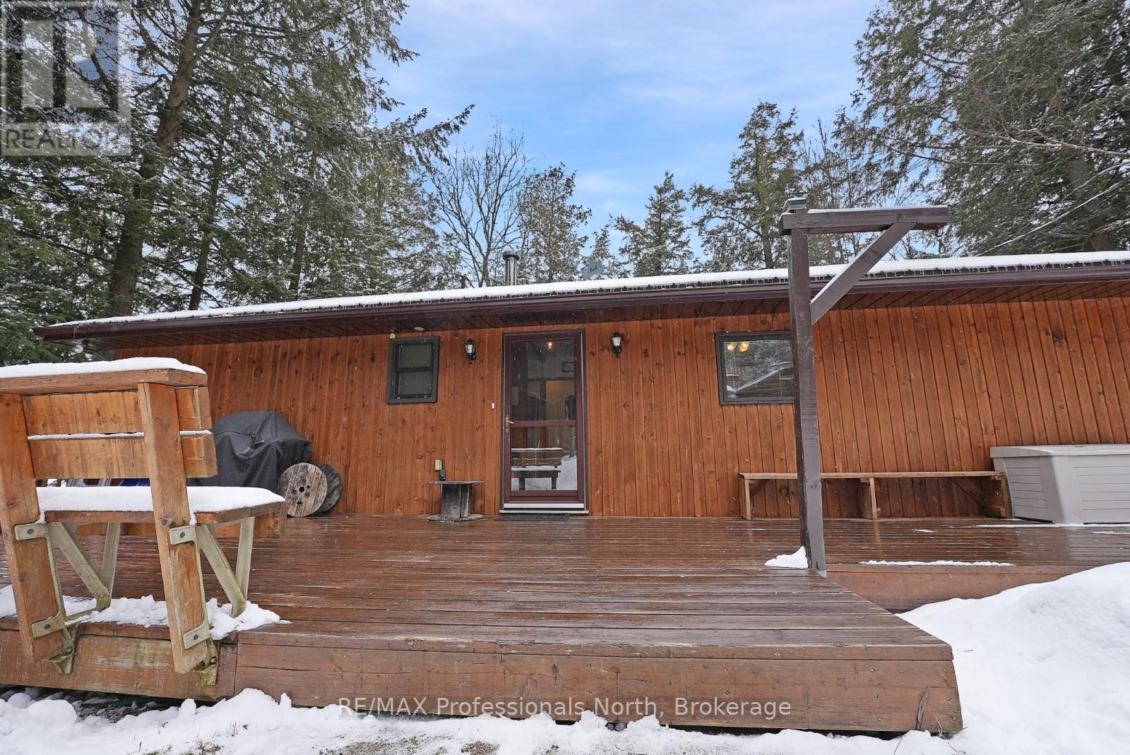 1035 Violet Lane, Dysart Et Al, Ontario  K0M 1S0 - Photo 5 - X12047101