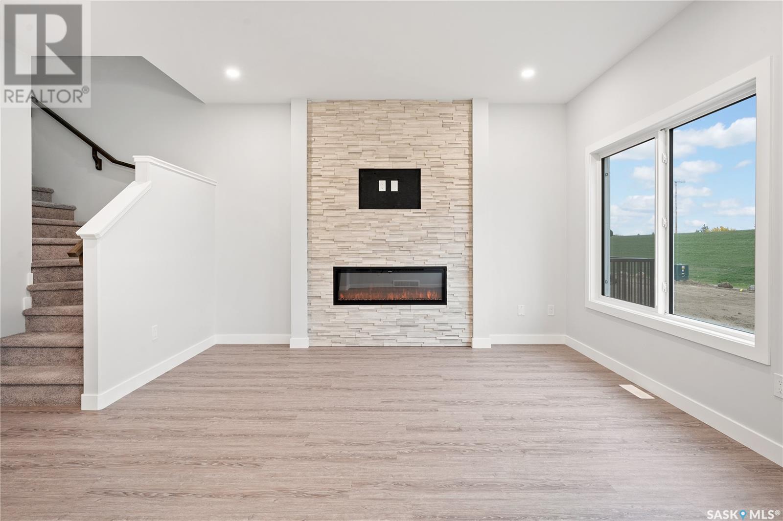 Property at 447 Doran CRESCENT image 3