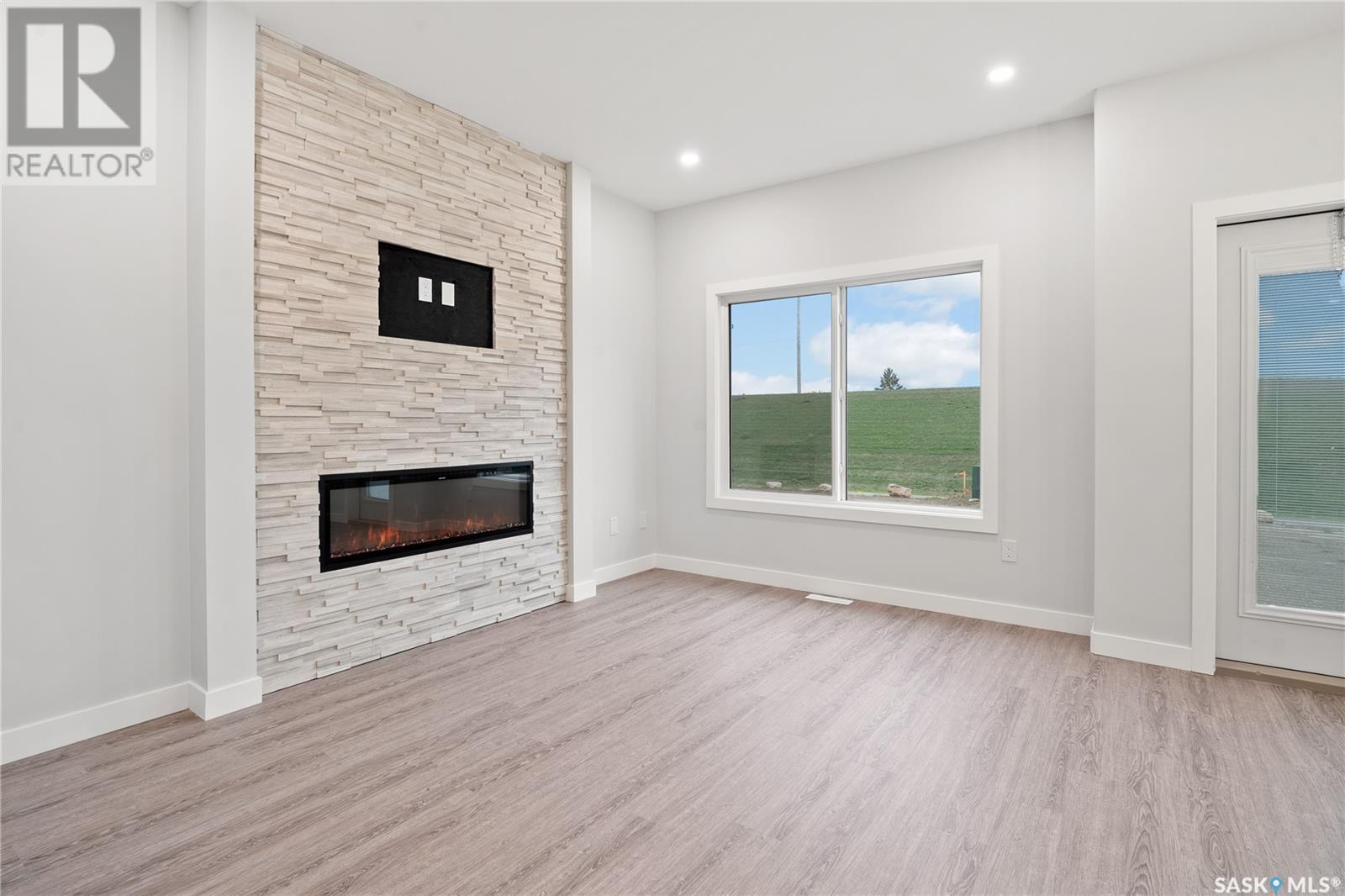 Property at 447 Doran CRESCENT image 5