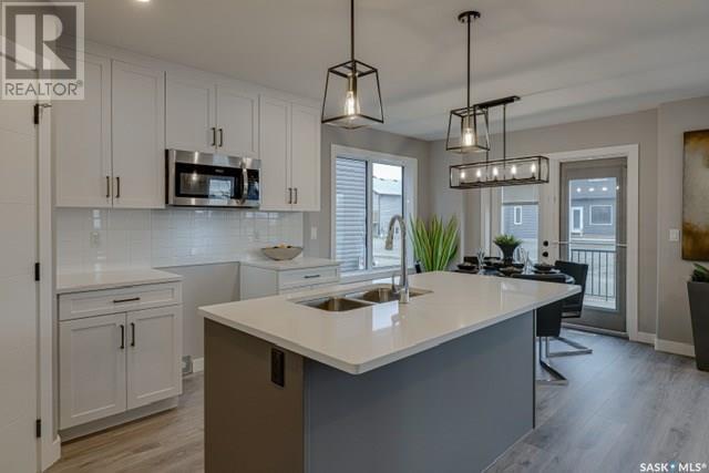 Property at 467 Doran CRESCENT image 5