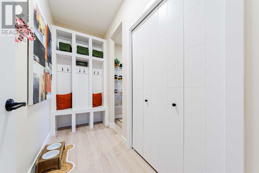 Property at 1407 Bayview Crescent SW image 5