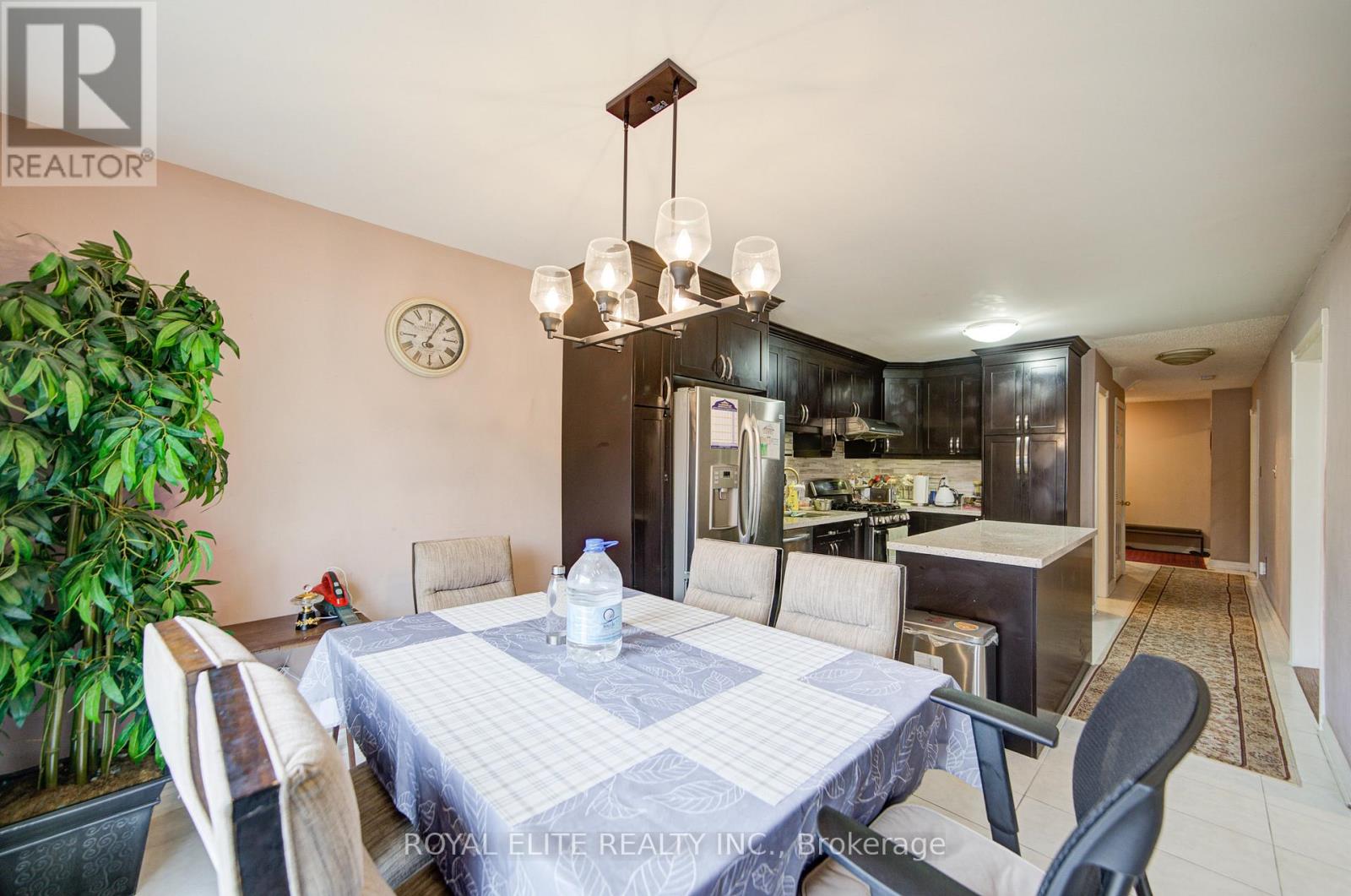 72 Stella Drive, Markham, Ontario  L3S 4G8 - Photo 8 - N12047215