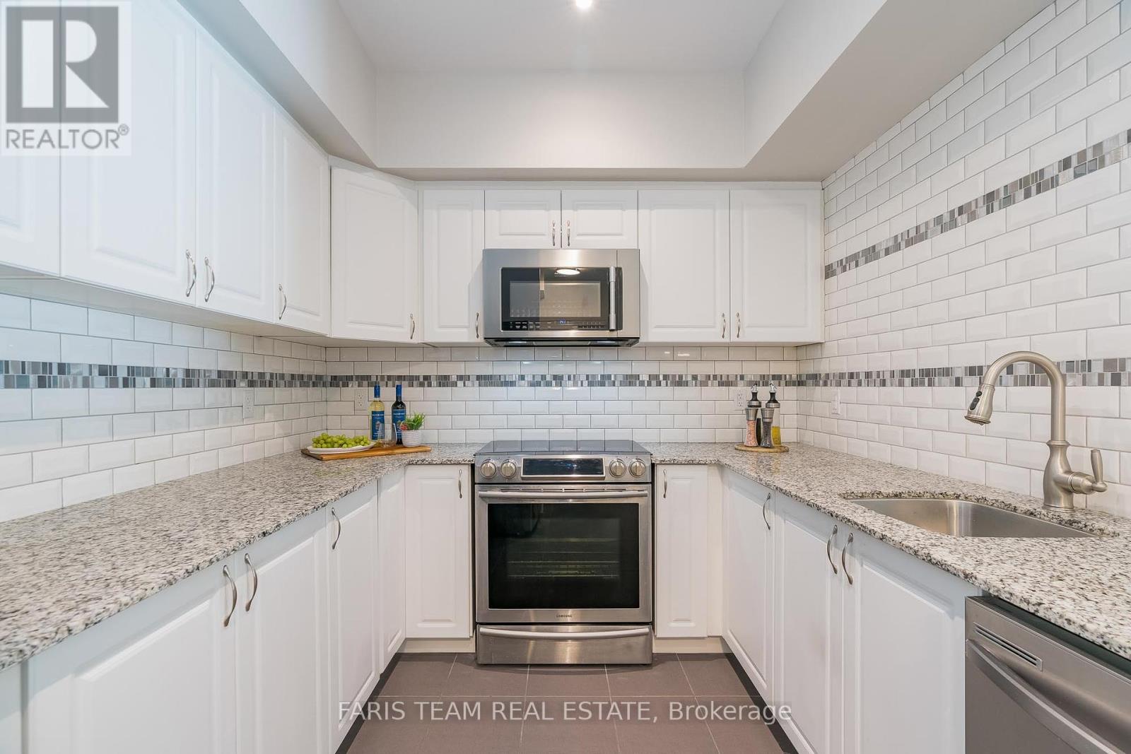 Property at 212 - 304 ESSA ROAD image 5