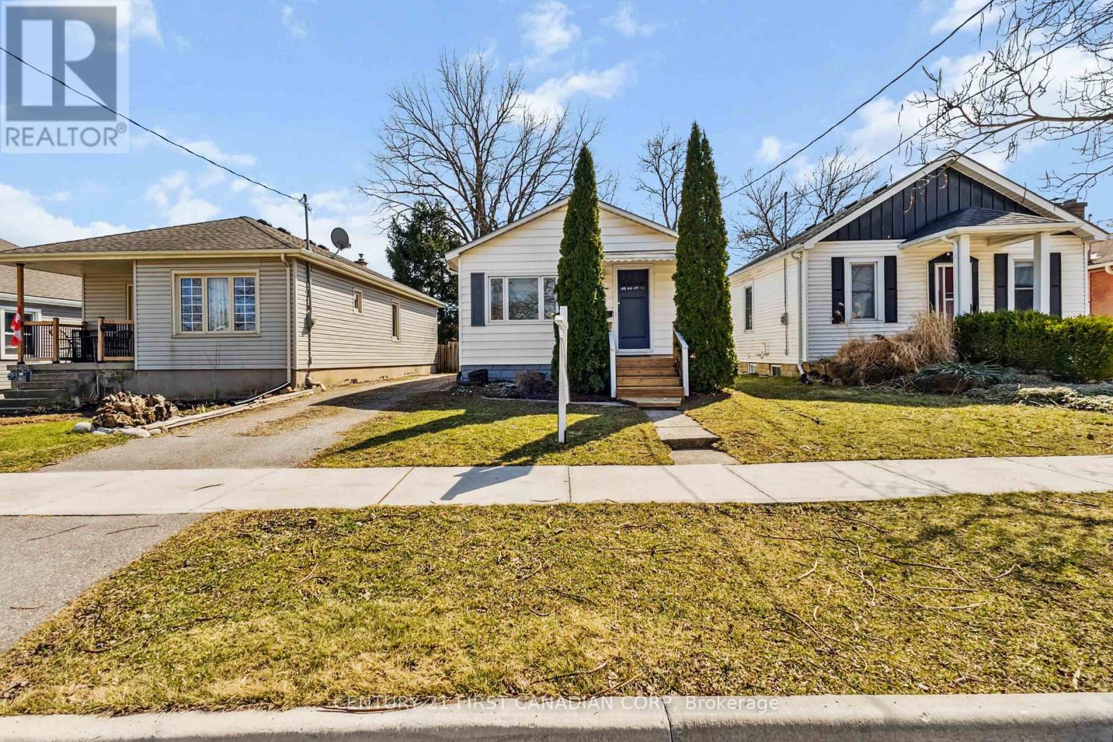 Property at 17 HIGHWAY AVENUE image 1