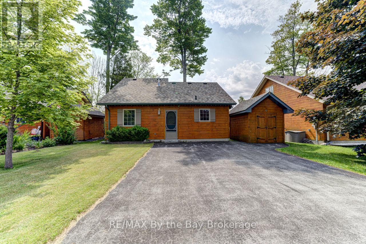 19 Cabin Crescent, Wasaga Beach, Ontario  L9Z 1X7 - Photo 1 - S11928612