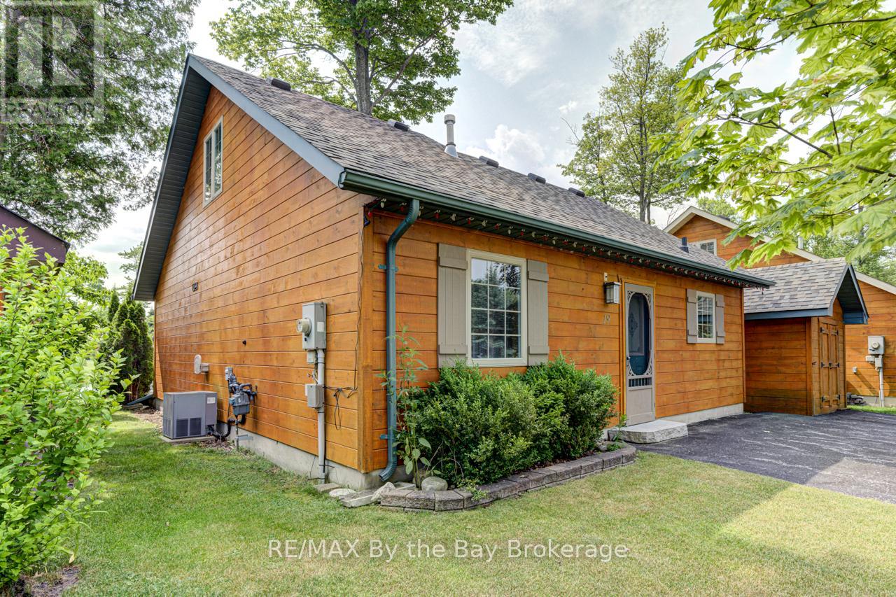 19 Cabin Crescent, Wasaga Beach, Ontario  L9Z 1X7 - Photo 2 - S11928612