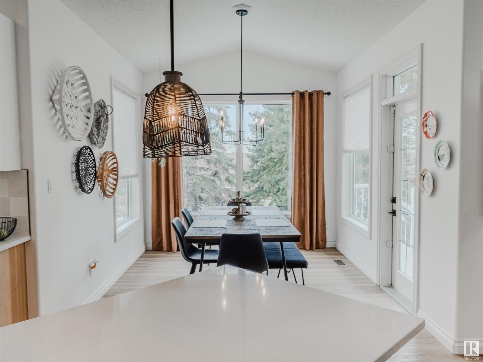 Property at 54 LINKSVIEW DR image 4