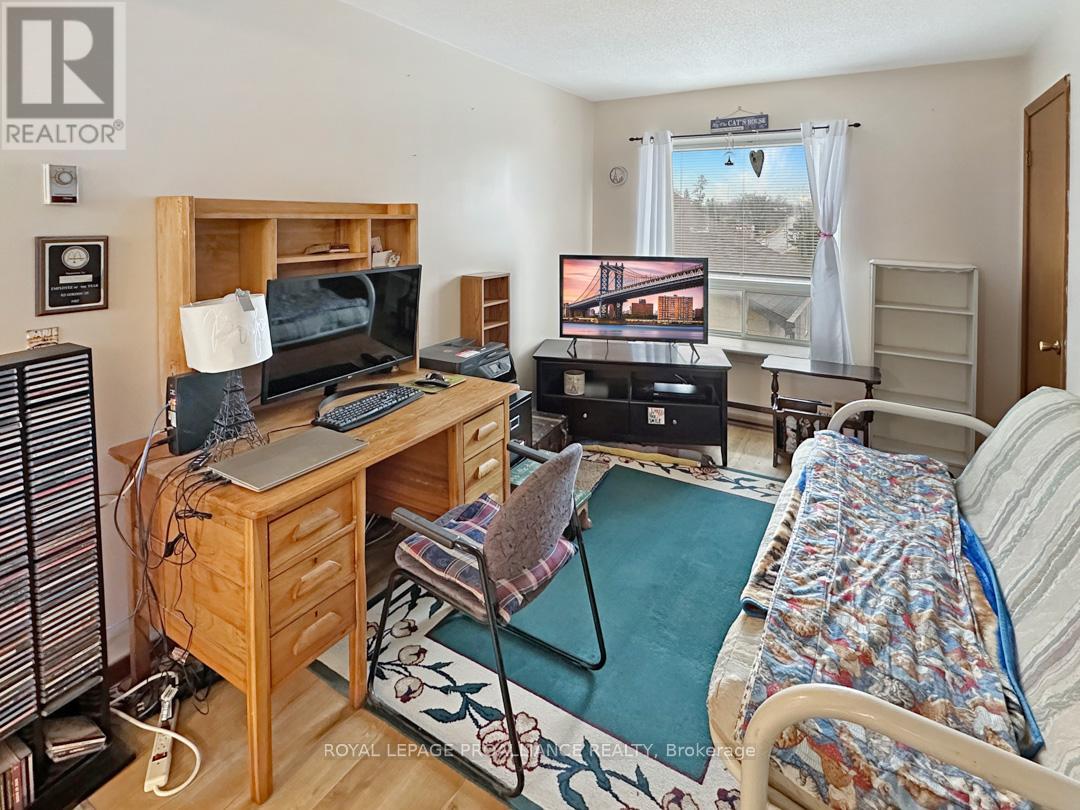 91 St.lawrence Street E, Madoc, Ontario  K0K 2K0 - Photo 15 - X12047367