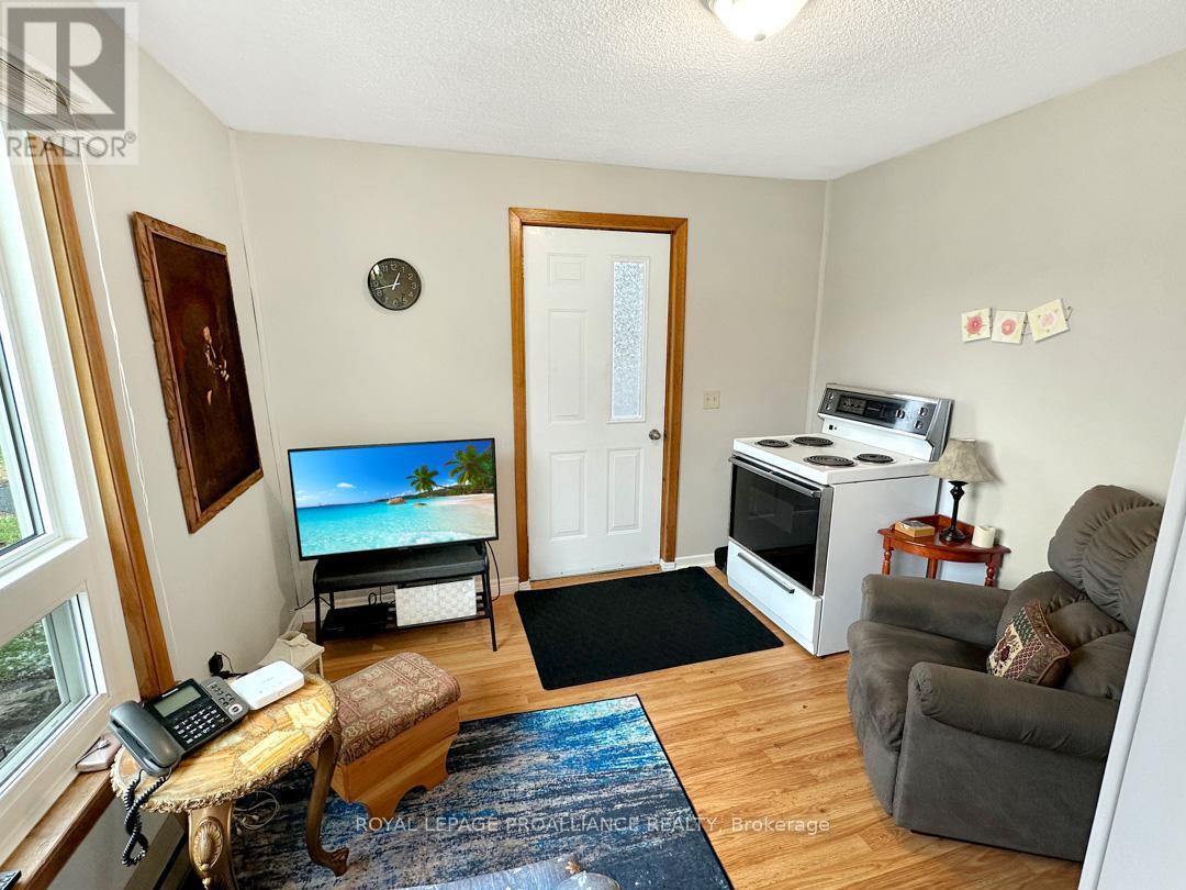 91 St.lawrence Street E, Madoc, Ontario  K0K 2K0 - Photo 20 - X12047367