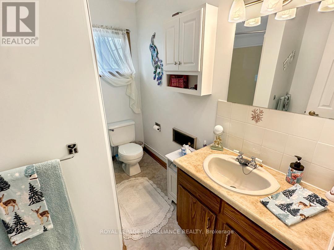91 St.lawrence Street E, Madoc, Ontario  K0K 2K0 - Photo 22 - X12047367