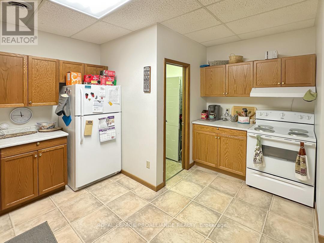 91 St.lawrence Street E, Madoc, Ontario  K0K 2K0 - Photo 24 - X12047367