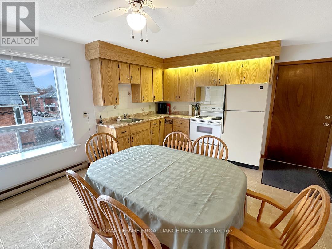 91 St.lawrence Street E, Madoc, Ontario  K0K 2K0 - Photo 6 - X12047367