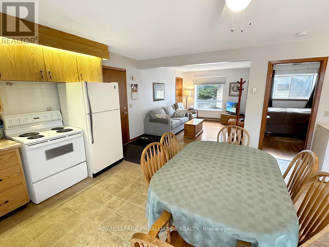 91 St.lawrence Street E, Madoc, Ontario  K0K 2K0 - Photo 7 - X12047367