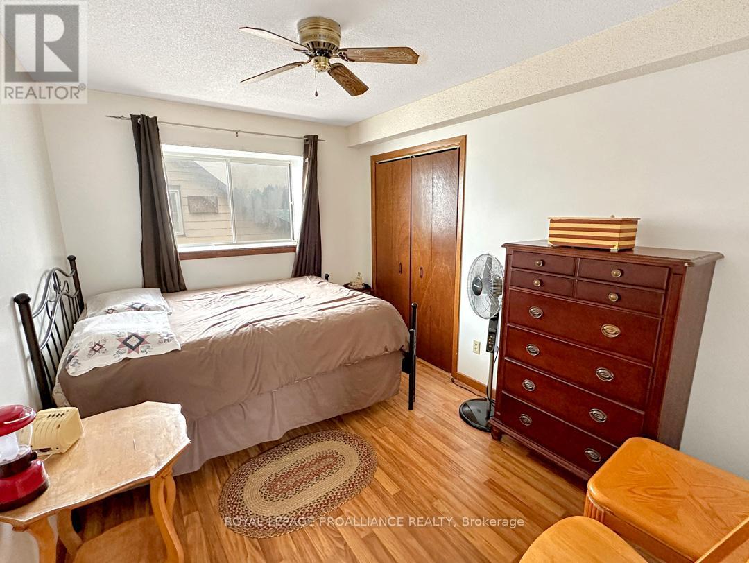 91 St.lawrence Street E, Madoc, Ontario  K0K 2K0 - Photo 9 - X12047367