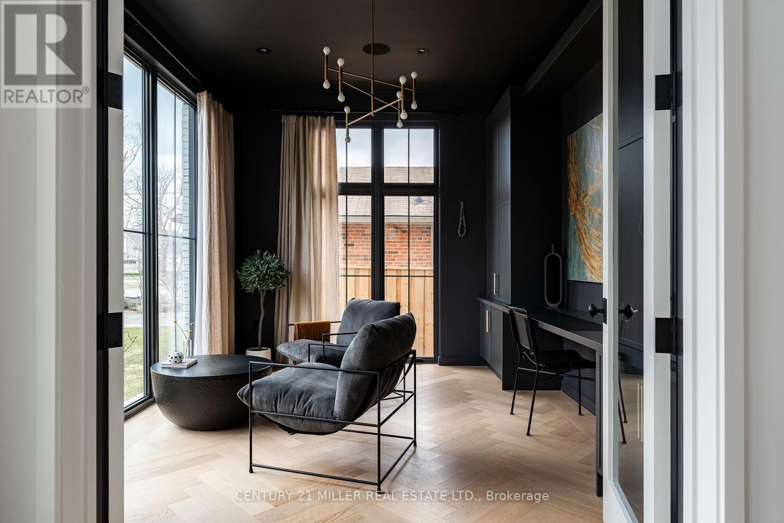 Property at 450 TOWER DRIVE image 4