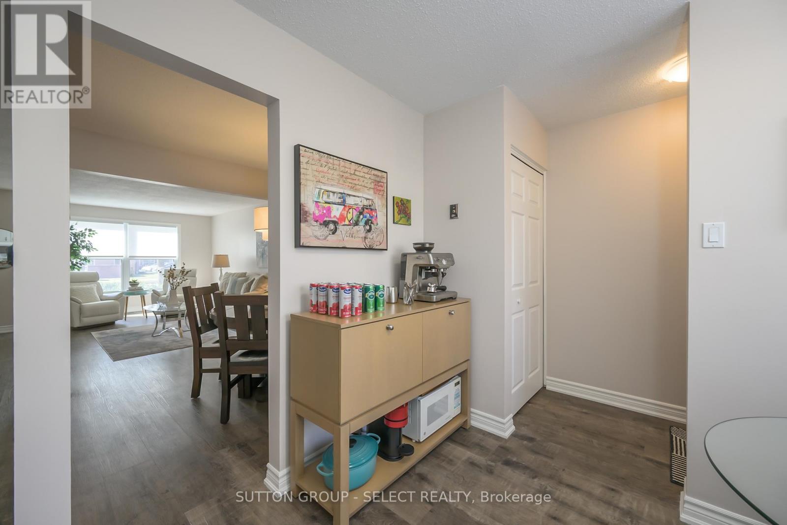 Photo 9 of 27 for 24 - 782 Viscount Road