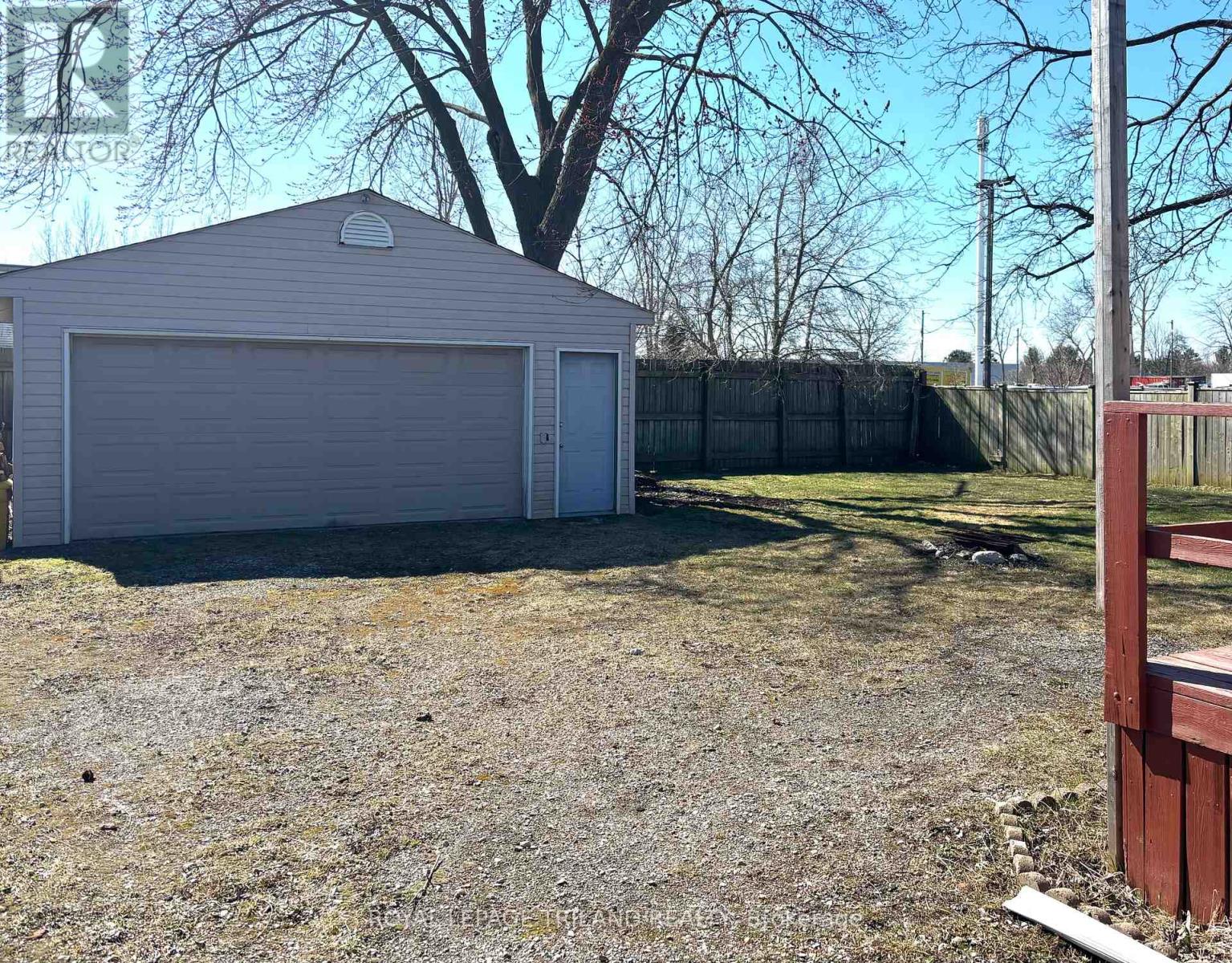 Photo 2 of 11 for 2311 Dundas Street